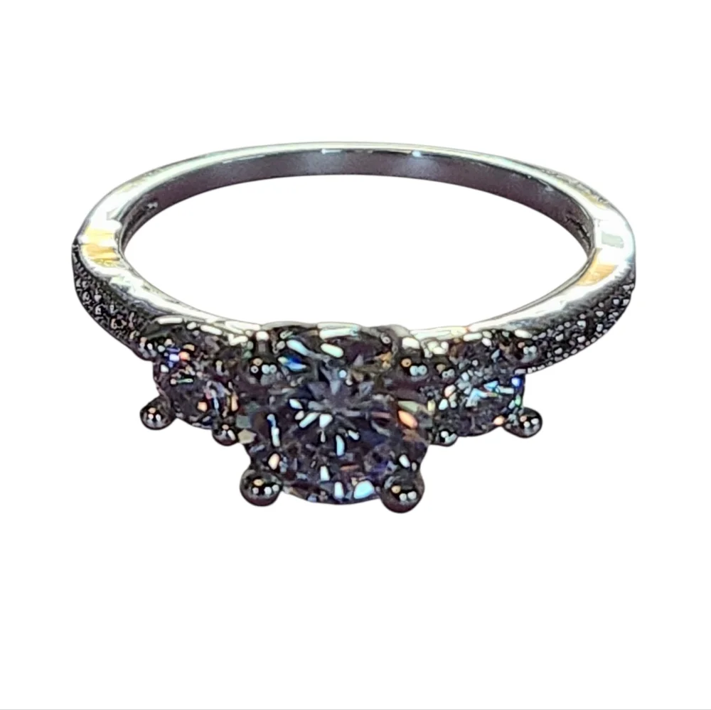 💍NEW & BEAUTIFUL💍 Three Stone Round CZ Engagement Ring Silver Tone Pave Size 9